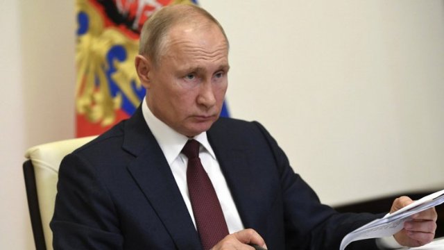 Путин предложил ввести налог на распространителей слухов